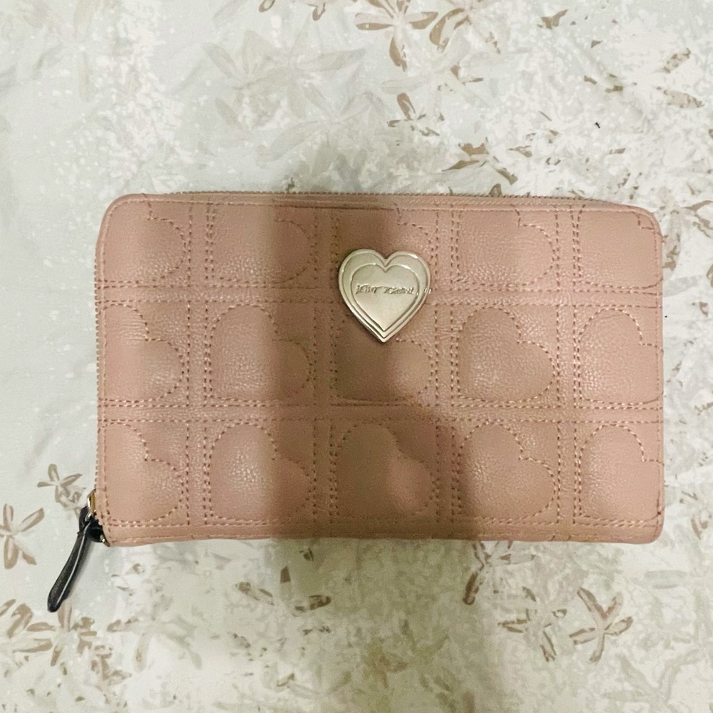 Betsey Johnson Quilted Heart Zip Around Wristlet